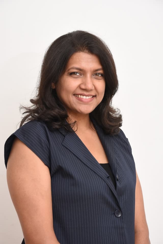 Experienced Orthodontist at HSR Dental Booth